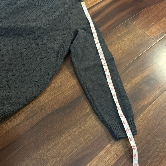 🌿SALE🌿JOS A BANK Men's Gray Ribbed Sweater Size Medium - Picture 6 of 7